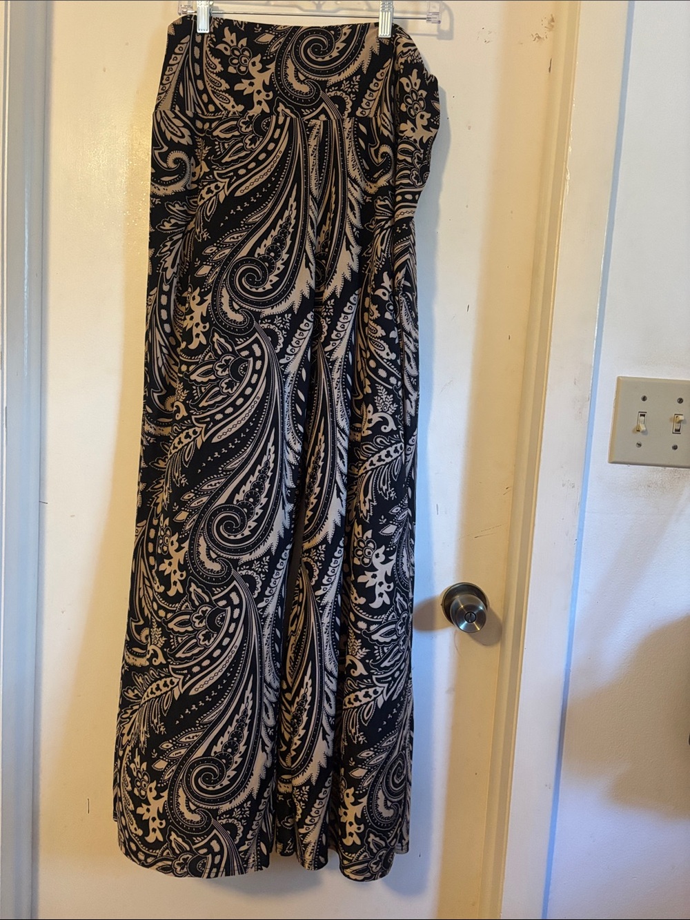 WinWin Black and Cream Paisley Print Palazzo Pants